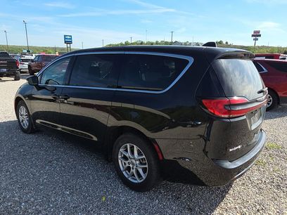 Used 2023 Chrysler Pacifica Touring-L