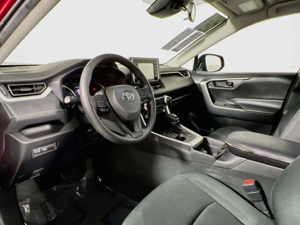 Used 2021 Toyota RAV4 LE AWD/4WD image 27