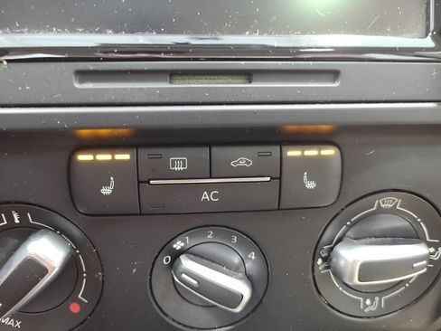Used 2012 Volkswagen Jetta SE FWD image 30