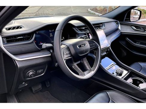 Used 2024 Jeep Grand Cherokee L Limited w/ Luxury Tech Group II image 14