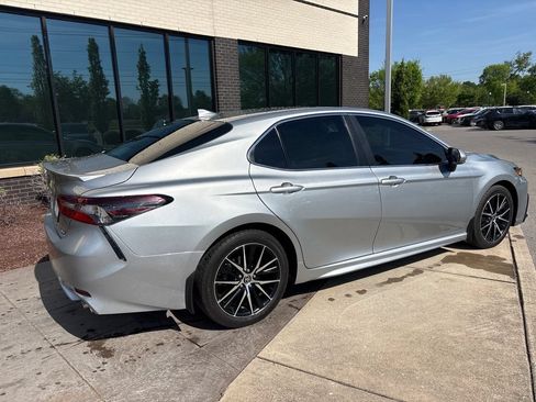 Used 2024 Toyota Camry SE AWD/4WD image 5