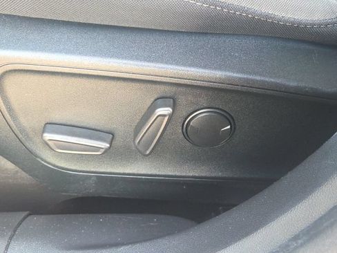 Used 2022 Ford Escape SE FWD image 23