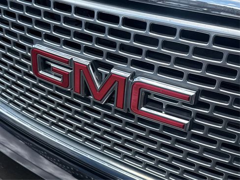 Used 2017 GMC Yukon XL Denali w/ Open Road Package RWD image 31