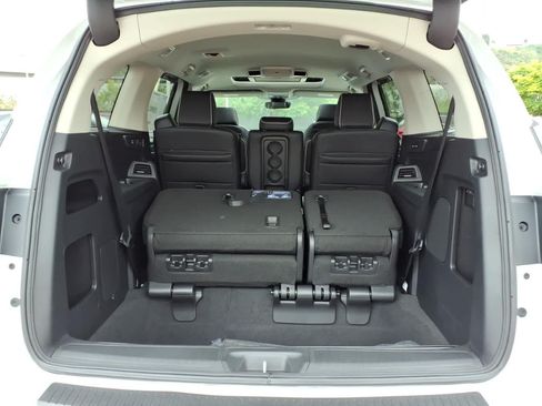 New 2026 Honda Odyssey Touring image 6
