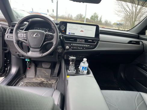 Used 2025 Lexus ES 350 Luxury image 9
