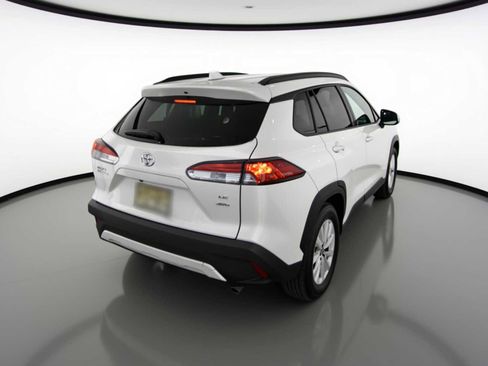 Certified 2024 Toyota Corolla Cross LE image 5