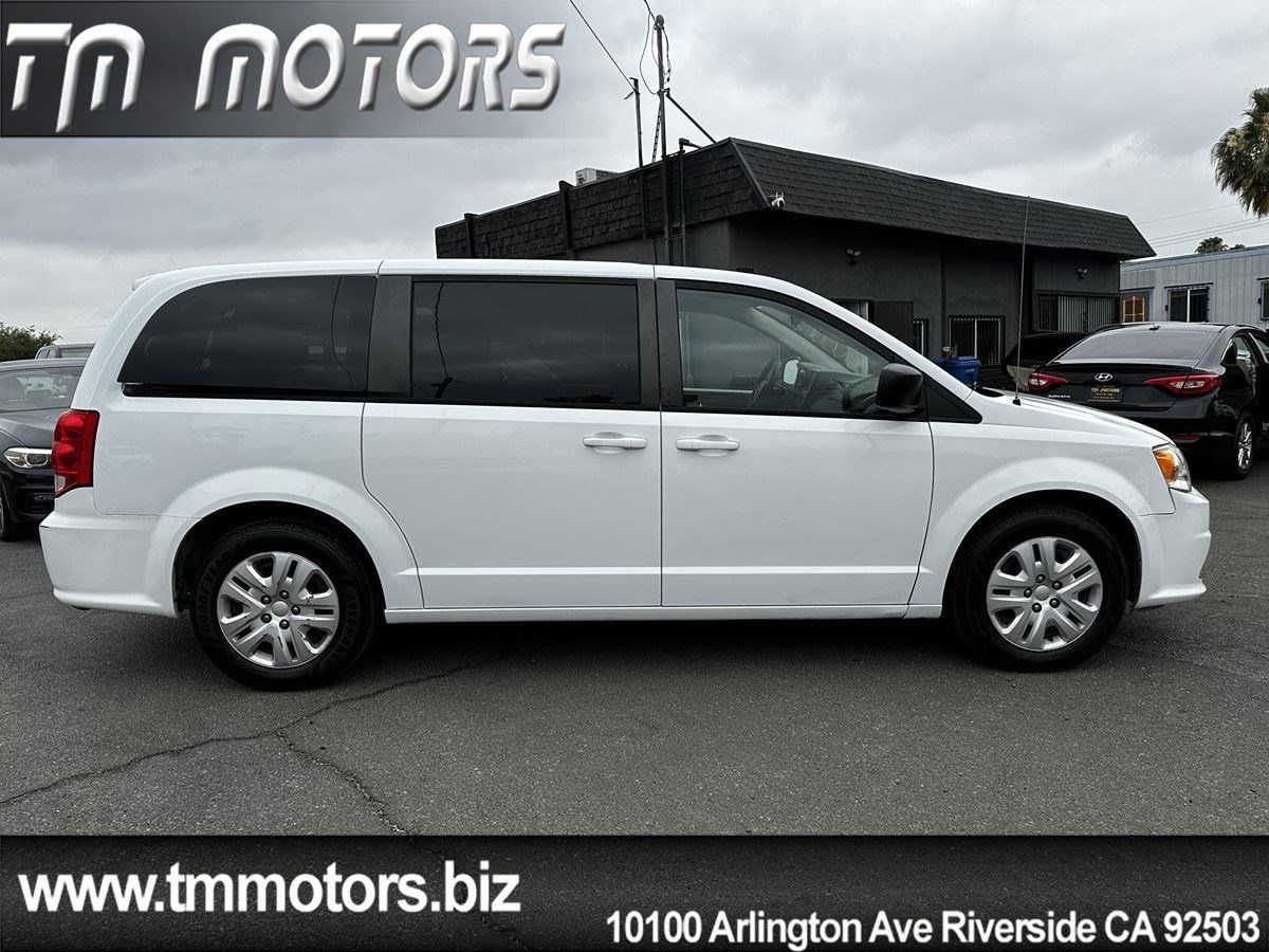 Used 2018 Dodge Grand Caravan SE FWD image 19