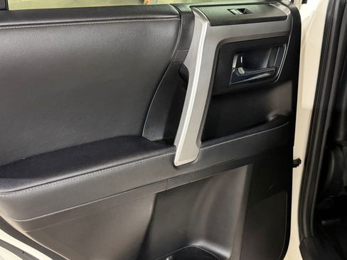 Used 2020 Toyota 4Runner Limited RWD image 39
