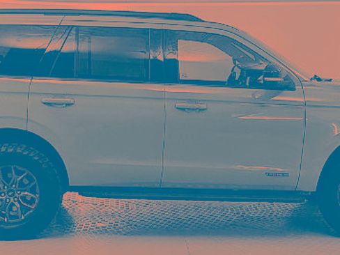 Certified 2025 Ford Expedition Tremor AWD/4WD image 2