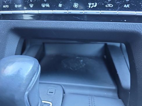 Used 2022 Toyota Avalon Limited image 25