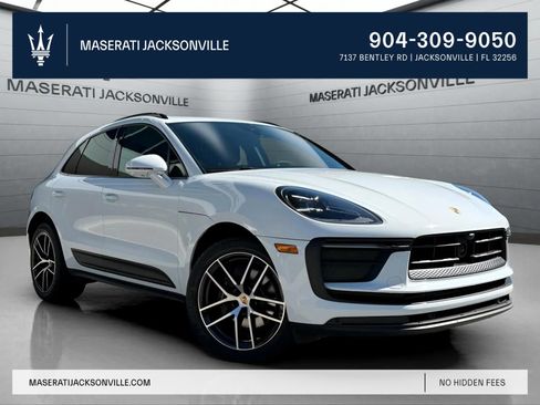 Used 2024 Porsche Macan AWD/4WD image 1