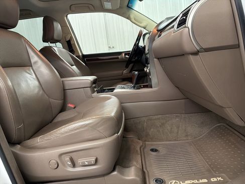 Used 2016 Lexus GX 460 Luxury image 32