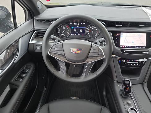 New 2026 Cadillac XT5 Sportv w/ LPO, Floor Liner Package AWD/4WD image 14