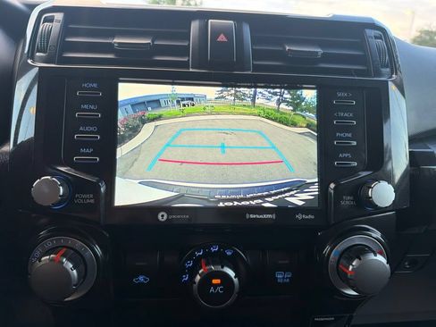Used 2023 Toyota 4Runner TRD Off-Road AWD/4WD image 33