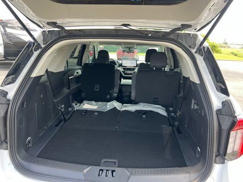 Used 2026 Ford Explorer Active AWD/4WD image 14