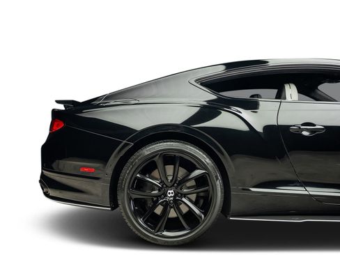 Used 2022 Bentley Continental GT AWD/4WD image 36