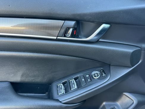 Used 2019 Honda Accord Sport image 13