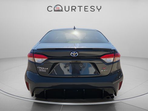 Certified 2025 Toyota Corolla SE image 5