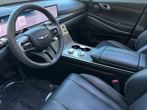 Used 2025 Genesis GV80 2.5T Prestige image 4