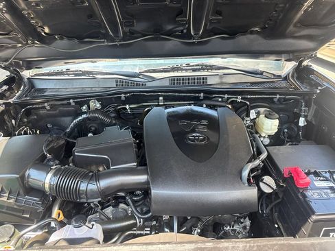 Used 2023 Toyota Tacoma SR AWD/4WD image 12