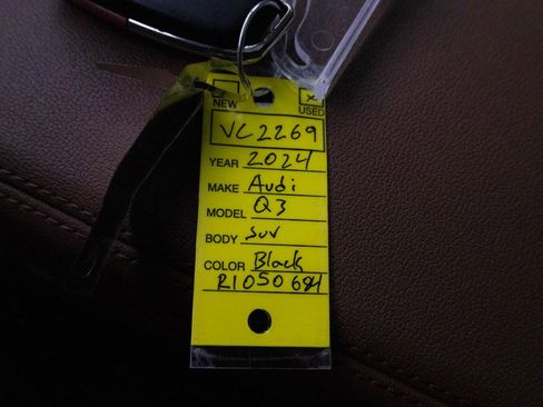 Used 2024 Audi Q3 2.0T Premium image 25
