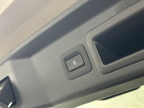 Used 2024 MAZDA CX-30 Carbon image 9