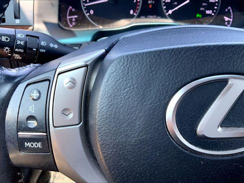 Used 2014 Lexus ES 350 w/ Luxury Package FWD image 23