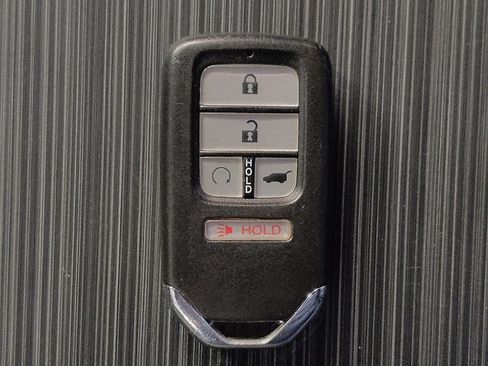 Used 2017 Honda Pilot Touring image 32