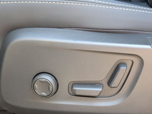 Used 2024 Volvo XC40 Recharge Ultimate w/ Protection Package Premier image 28