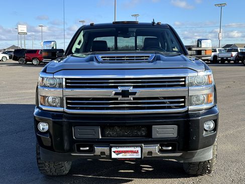 Used 2017 Chevrolet Silverado 2500 High Country w/ Duramax Plus Package image 9