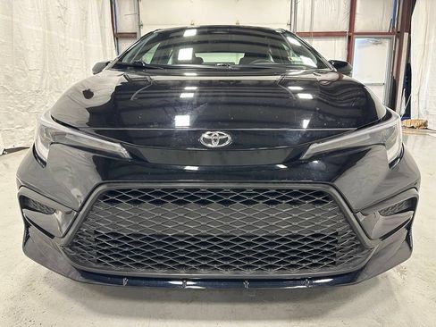 Used 2026 Toyota Corolla SE FWD image 2
