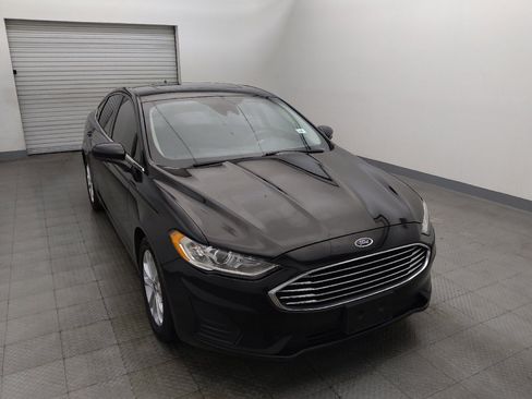 Used 2020 Ford Fusion SE FWD image 14