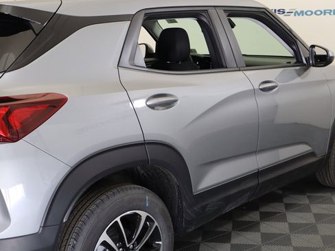 New 2026 Chevrolet TrailBlazer LT w/ LT Cold Weather Package FWD image 7