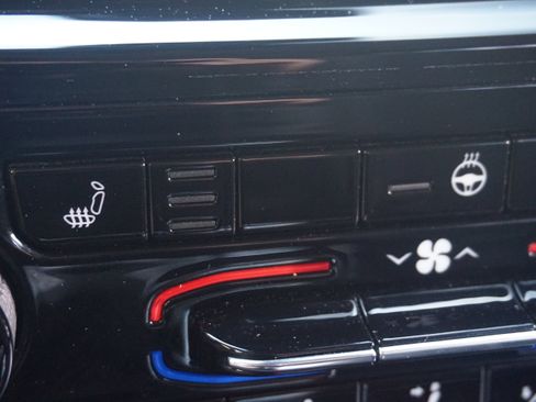 Used 2023 Jeep Grand Cherokee Laredo w/ Luxury Tech Group I image 33