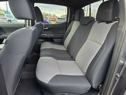 Used 2021 Toyota Tacoma TRD Sport w/ Technology Package image 21