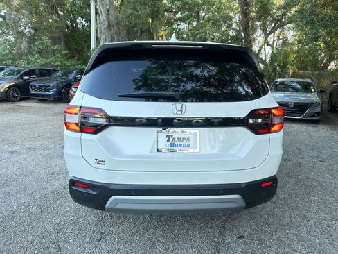 Certified 2025 Honda Pilot EX-L image 7