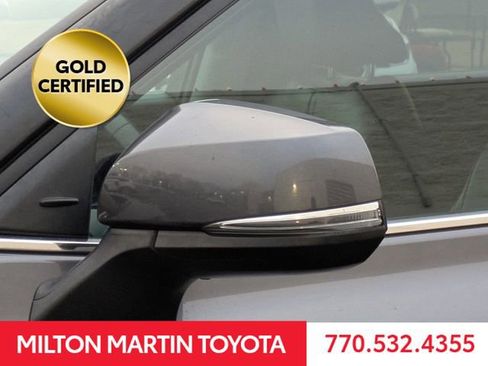 Certified 2022 Toyota Highlander XLE image 11