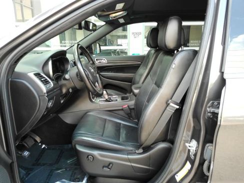 Used 2021 Jeep Grand Cherokee Limited w/ Luxury Group II RWD image 16
