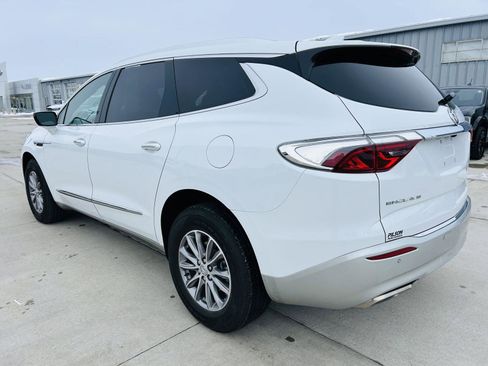 Used 2023 Buick Enclave Essence image 39