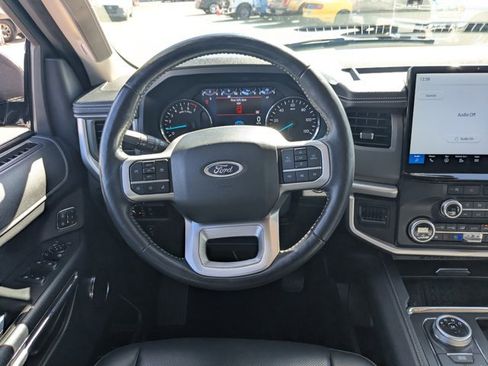 Certified 2024 Ford Expedition XLT image 18
