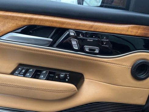 Used 2022 Jeep Grand Wagoneer Series III w/ Flexible Seating Group image 25