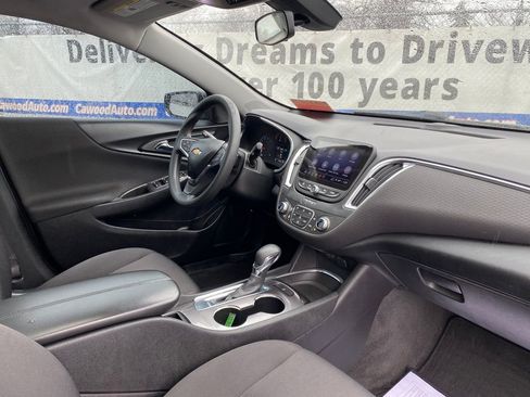 Used 2021 Chevrolet Malibu LT image 16