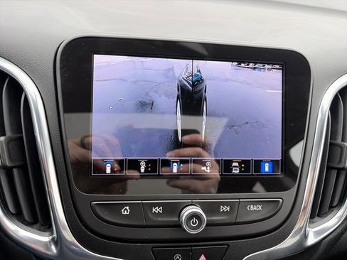 Used 2022 Chevrolet Equinox LT image 24