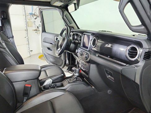 Used 2021 Jeep Wrangler Unlimited Sahara AWD/4WD image 26