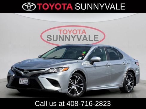 Used 2019 Toyota Camry SE w/ Audio Package FWD image 2