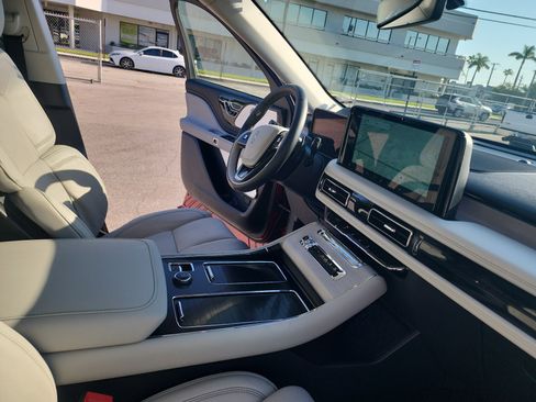 New 2025 Lincoln Aviator Reserve w/ Luxury Package RWD image 34