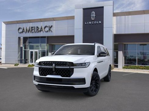 New 2026 Lincoln Navigator Reserve w/ Jet Appearance Package AWD/4WD image 2