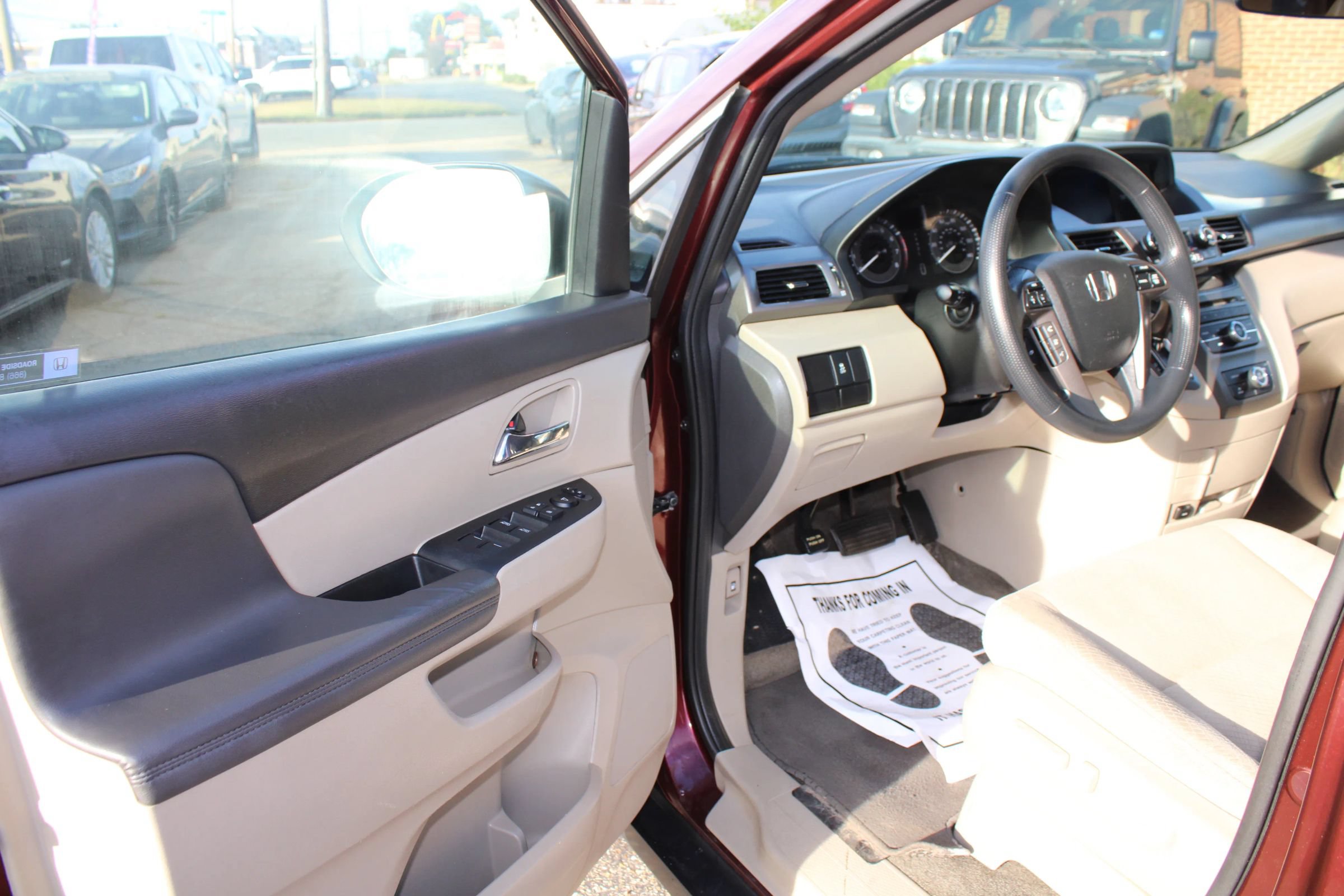 Used 2017 Honda Odyssey LX image 14
