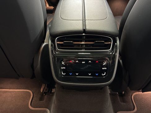 Used 2023 Mercedes-Benz EQE 500 4MATIC Sedan image 28