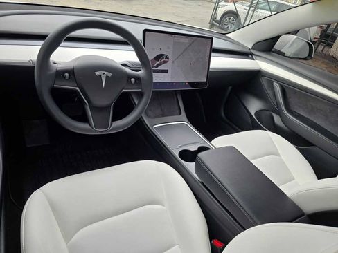 Used 2021 Tesla Model 3 Standard Range Plus image 21